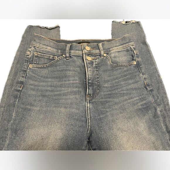 Super High-Waisted Medium Wash Double Button Skinny Jeans - Picture 2 of 8